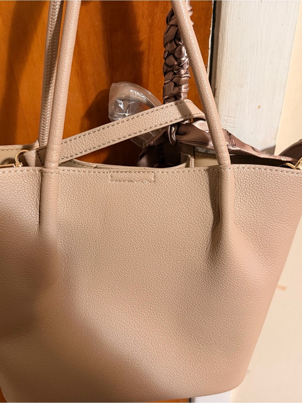 Elegant Women’s Bucket Tote Bag in Soft Beige - Picture 6 of 6